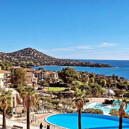 Cap Esterel Centre Fh Grand T2 Inclus Parking Couvert, 5 Piscines, Jardin Cloture,climatisation,vue Apartment
