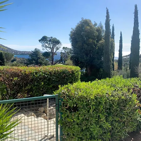 Apartment Cap Esterel Centre Fh Grand T2 Inclus Parking Couvert, 5 Piscines, Jardin Cloture,climatisation,vue