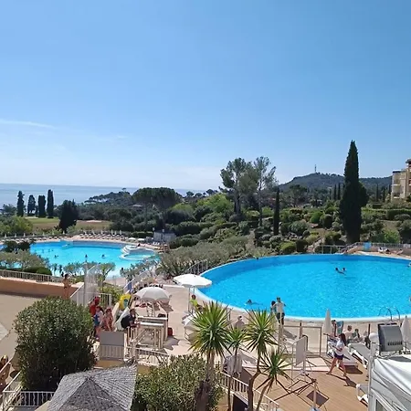 Cap Esterel Centre Fh Grand T2 Inclus Parking Couvert, 5 Piscines, Jardin Cloture,climatisation,vue * Сен-Рафаэль