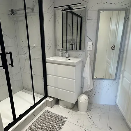 Cap Esterel Centre Fh Grand T2 Inclus Parking Couvert, 5 Piscines, Jardin Cloture,climatisation,vue * Saint-Raphael (Var)